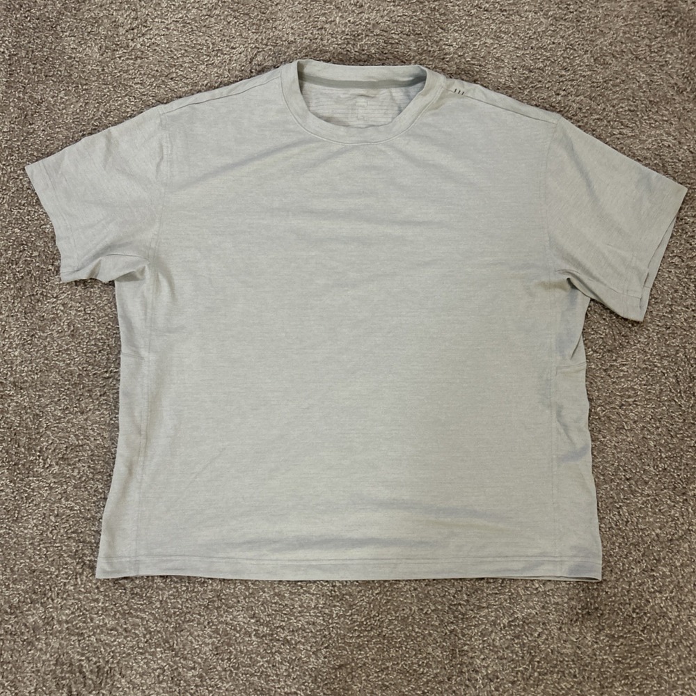 Lululemon Men's Athletic Short Sleeve Shirt Sz Large Gray Breathable Workout